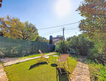 Rustiek appartement bij zee en golf in Saint Cyr sur Mer - thumbnail 3