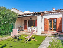Rustiek appartement bij zee en golf in Saint Cyr sur Mer - thumbnail 1