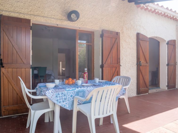 Search and Stay destination Saint-Cyr-sur-Mer, Provence-Alpes-Côte d'Azur - France from AU$ 186. Provence Parc