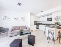 Licht appartement op 700 meter van zandstrand Les Lecques - thumbnail 1