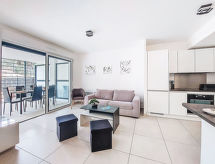 Licht appartement op 700 meter van zandstrand Les Lecques - thumbnail 2