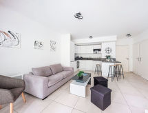 Licht appartement op 700 meter van zandstrand Les Lecques - thumbnail 3