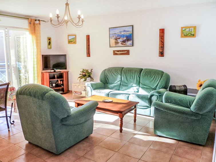 Search and Stay destination Saint-Cyr-sur-Mer, Provence-Alpes-Côte d'Azur - France from AU$ 172. Le Stadium
