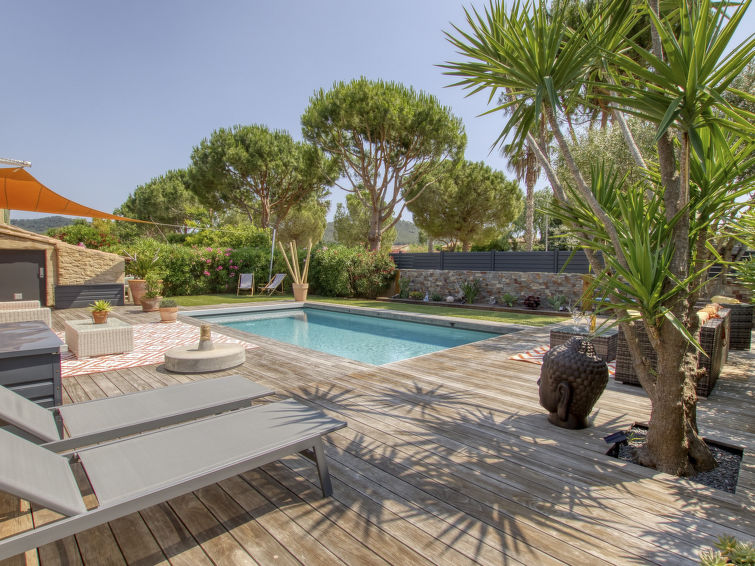 Search and Stay destination Saint-Cyr-sur-Mer, Provence-Alpes-Côte d'Azur - France from AU$ 469. la Choupette