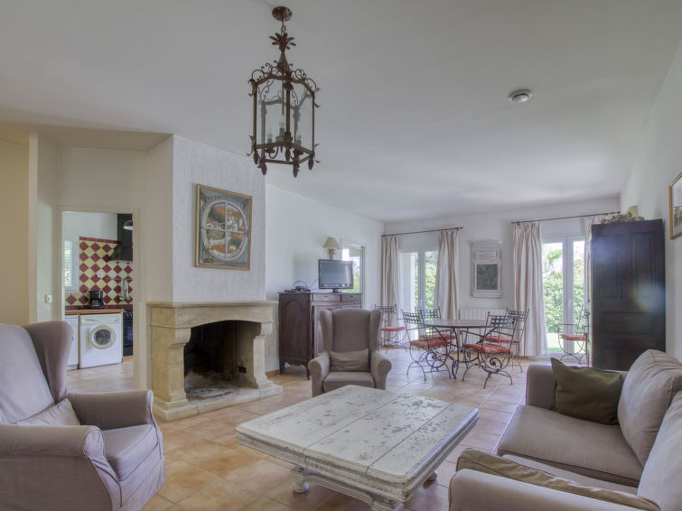 Search and Stay destination La Cadière-d'Azur, Provence-Alpes-Côte d'Azur - France from AU$ 266. Le Puit des Oliviers I