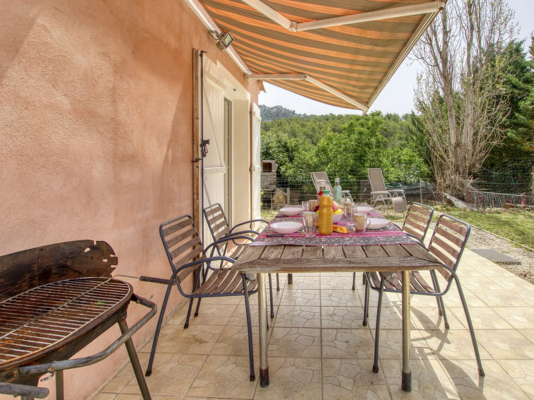 Search and Stay destination Le Beausset, Provence-Alpes-Côte d'Azur - France from AU$ 201. La Mirapelle 2