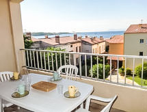 Appartement op 30 meter van het strand in Six Fours - thumbnail 1