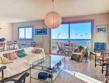 Licht appartement op 400 meter van het strand van Six-Fours - thumbnail 4