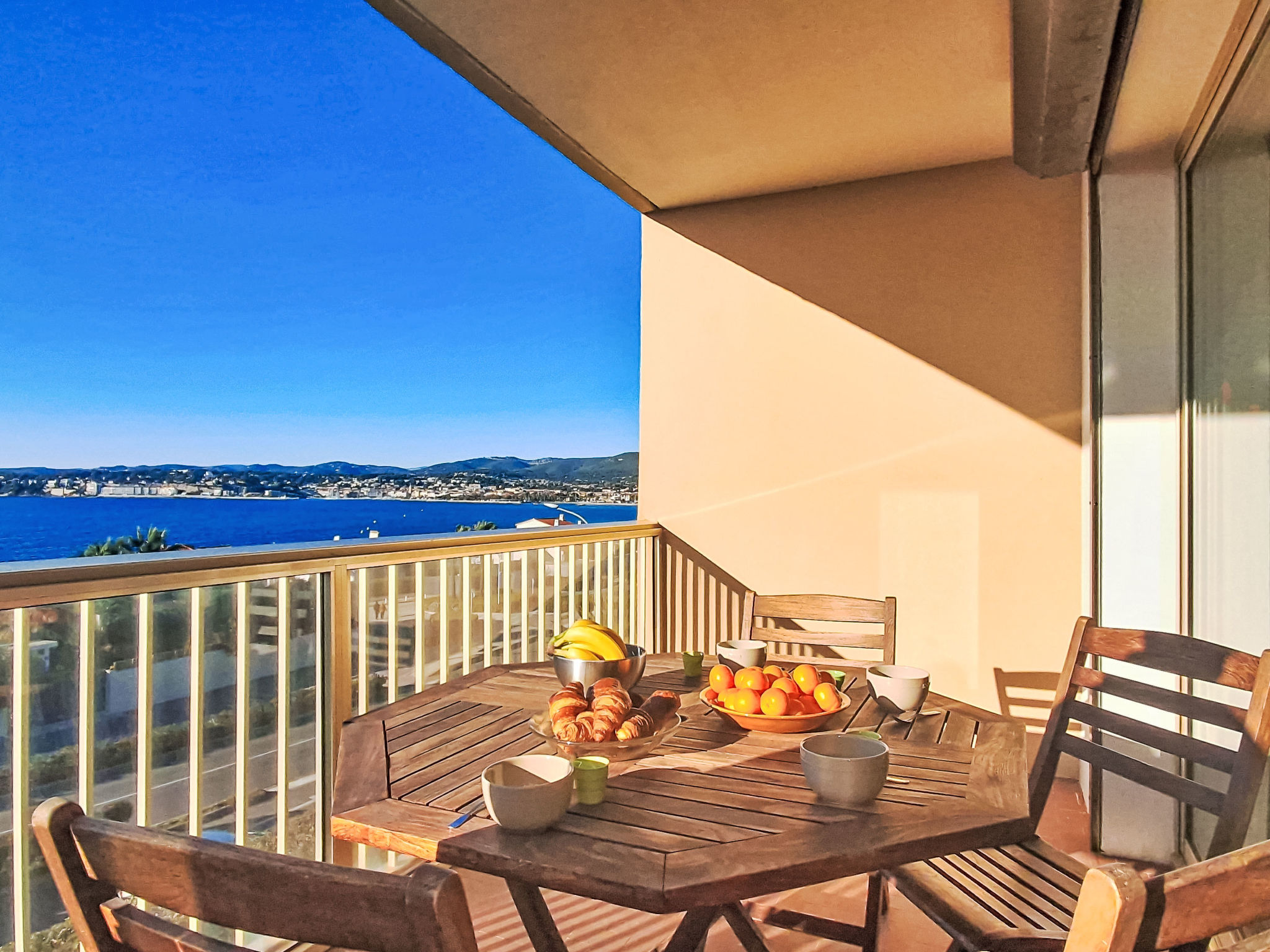 Baie du Soleil-Draußen