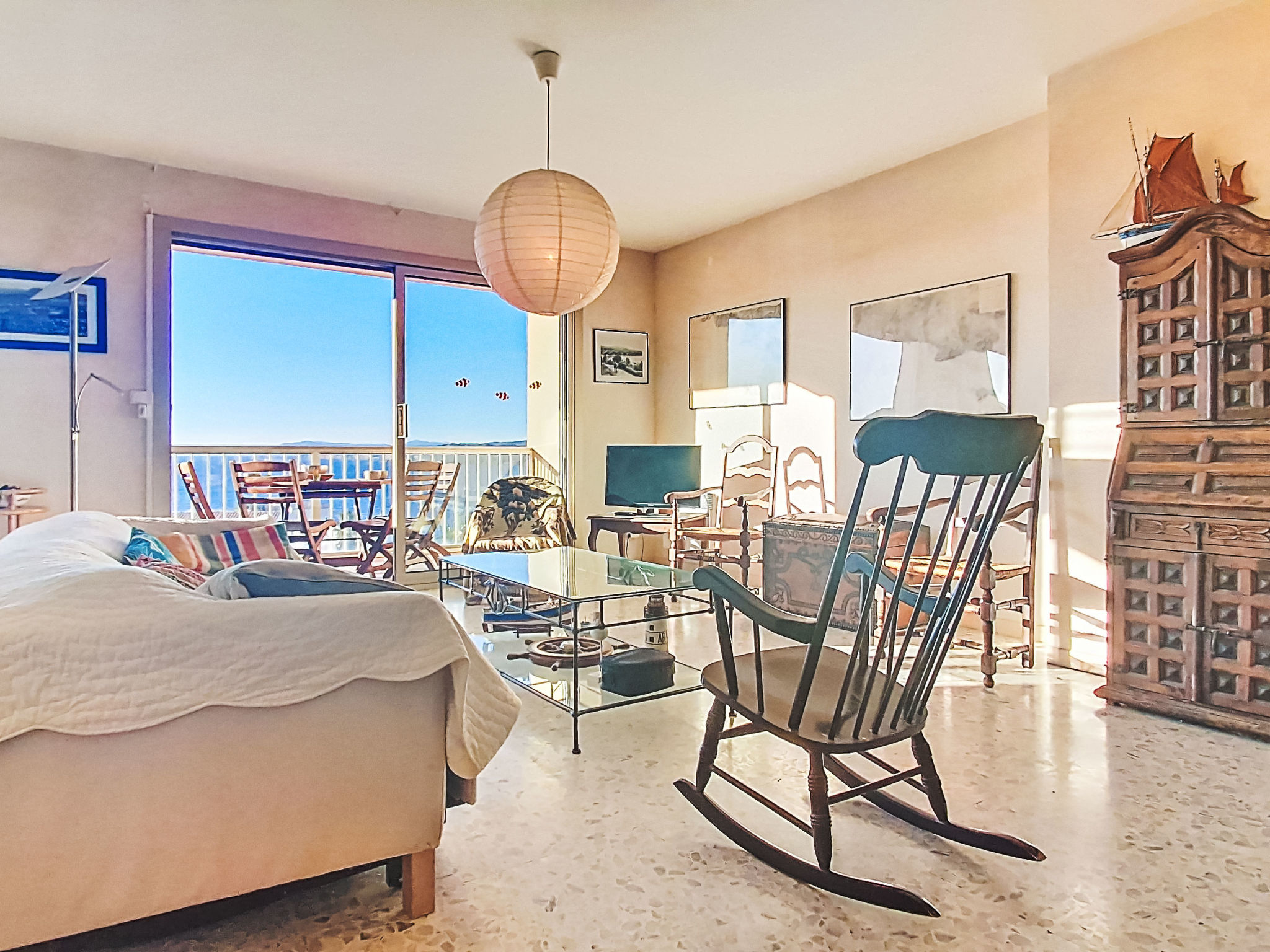 Baie du Soleil-Drinnen