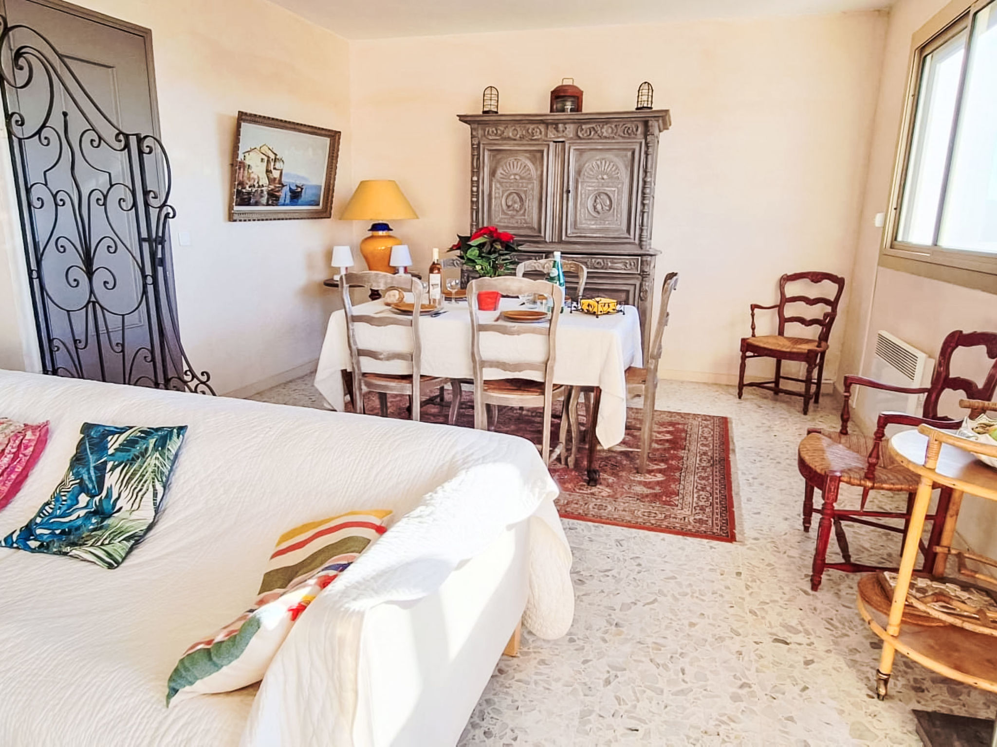 Baie du Soleil-Drinnen