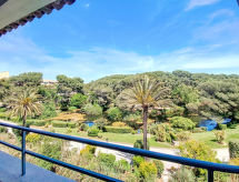 Luxe appartement op 100 meter van het strand met zwembad in Six Fours - thumbnail 3