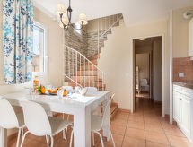 Licht appartement op 100 meter van het strand van Six Fours - thumbnail 6