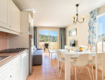 Licht appartement op 100 meter van het strand van Six Fours - thumbnail 5