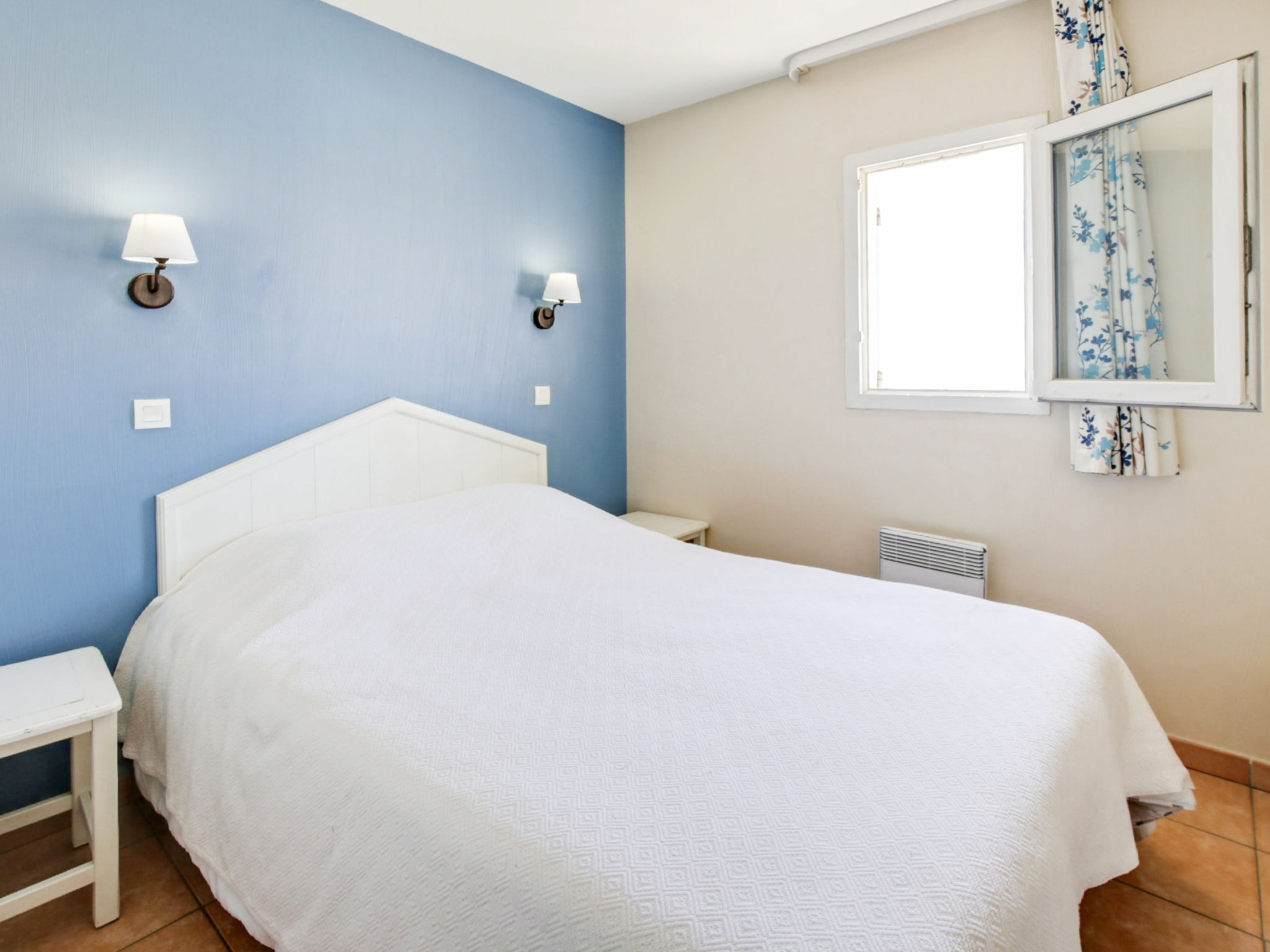 Licht appartement op 100 meter van zandstrand La Coudoulière met zwembad - foto 10