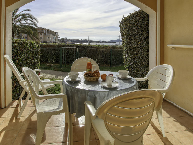 Search and Stay destination Six-Fours-les-Plages, Provence-Alpes-Côte d'Azur - France from AU$ 212. Les Rivages de Coudoulière