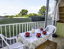 Knus appartement op 200 meter van het strand in Six Fours - thumbnail 2