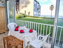 Knus appartement op 200 meter van het strand in Six Fours - thumbnail 3