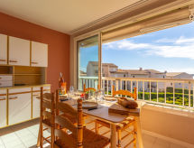 Licht appartement op 200 meter van strand en jachthaven in Six Fours - thumbnail 6