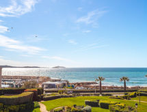 Licht appartement op 200 meter van strand en jachthaven in Six Fours - thumbnail 2