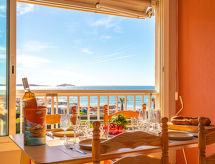 Licht appartement op 200 meter van strand en jachthaven in Six Fours - thumbnail 1