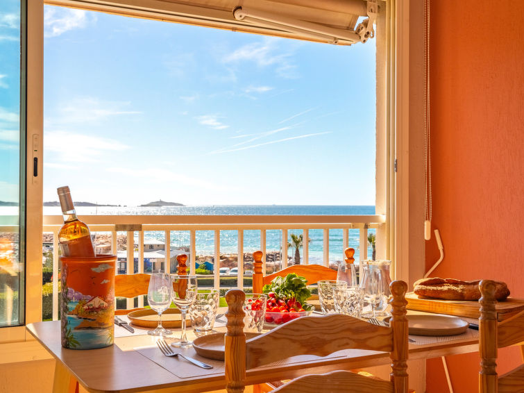Search and Stay destination Six-Fours-les-Plages, Provence-Alpes-Côte d'Azur - France from AU$ 172. Les Morières