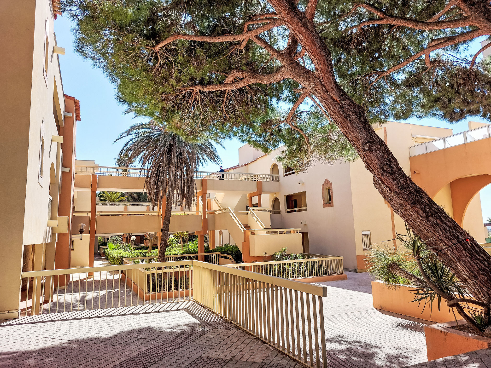 Les Marines d'Aryana - Buiten