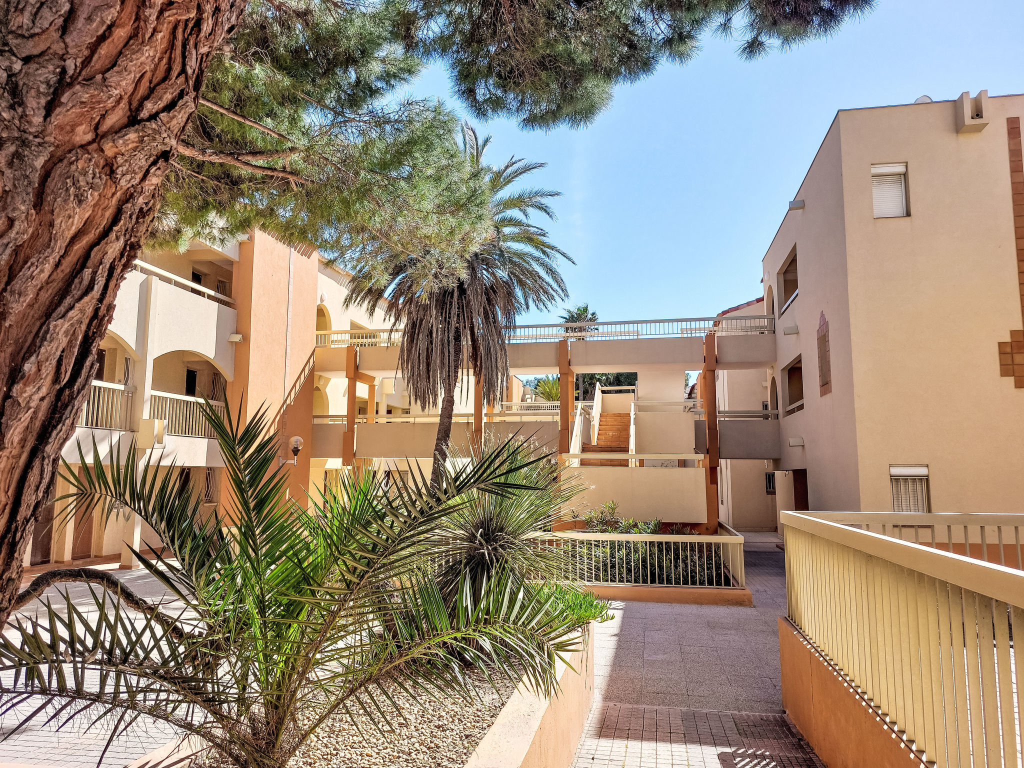 Les Marines d'Aryana - Buiten