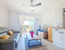 Knus appartement op 100m van het strand in Six Fours - thumbnail 2
