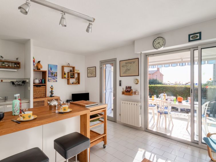 Search and Stay destination Sanary-sur-Mer, Provence-Alpes-Côte d'Azur - France from AU$ 153. Terre Marine