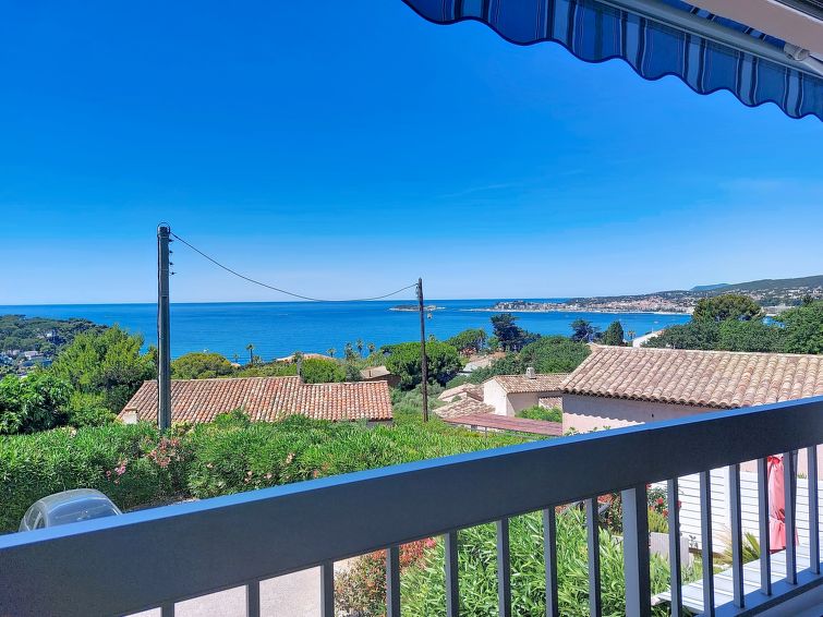Op 1,2 km van zee: Ruim appartement met zeezicht in Sanary sur Mer in Sanary-sur-Mer