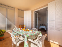 Appartement aan de Côte d'Azur in Sanary-sur-Mer, vlakbij strand Portissol - thumbnail 2