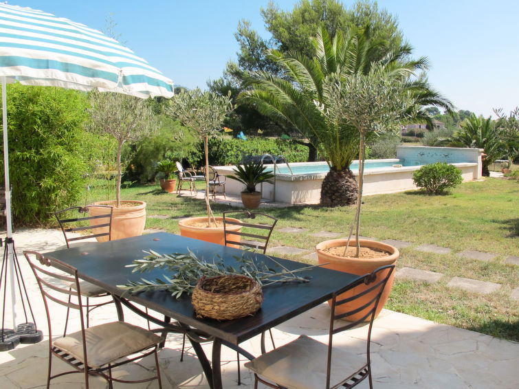 Search and Stay destination Sanary-sur-Mer, Provence-Alpes-Côte d'Azur - France from AU$ 179. Liska Blu