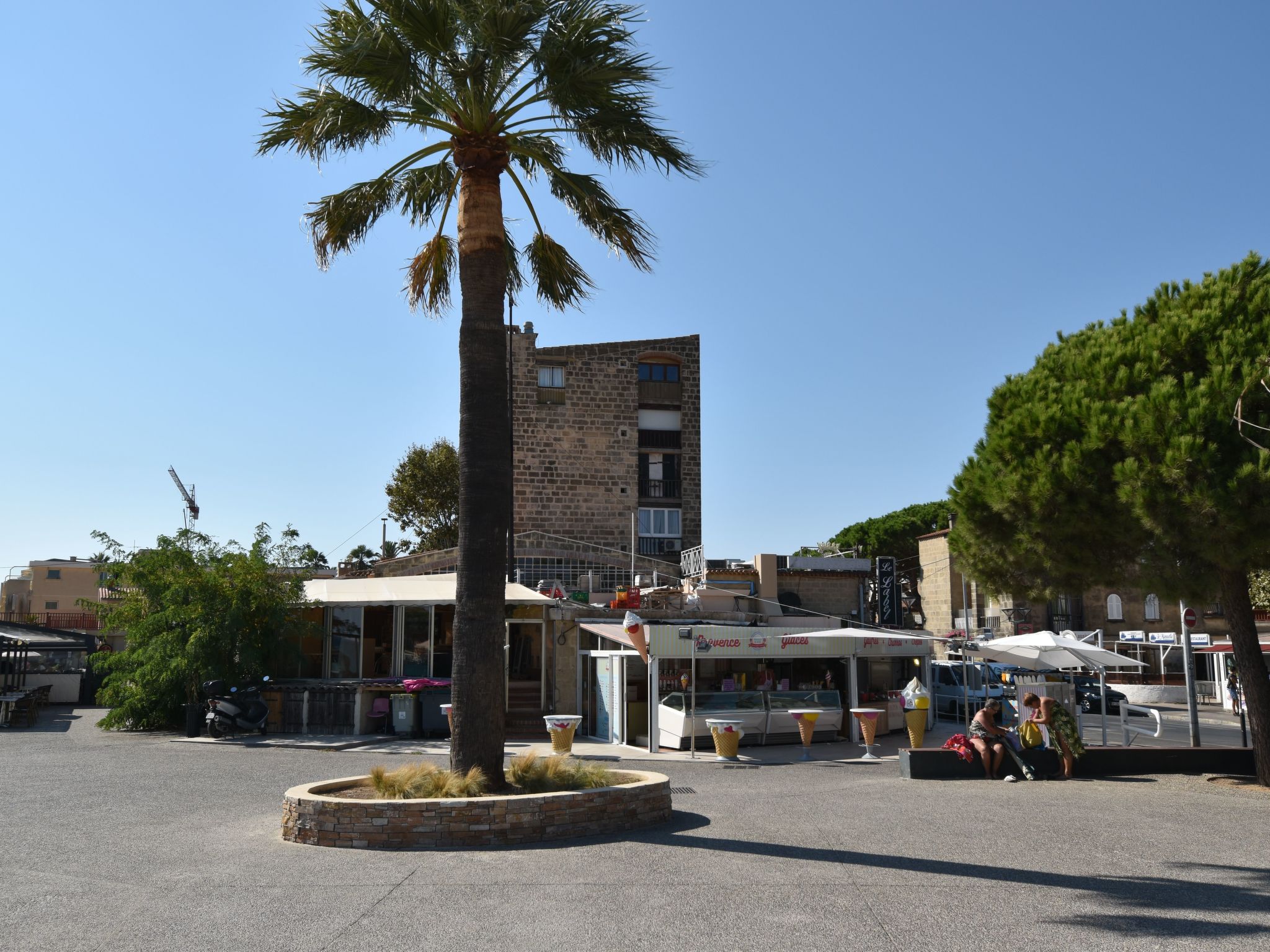 Le Provence Plage-Image-tags.info