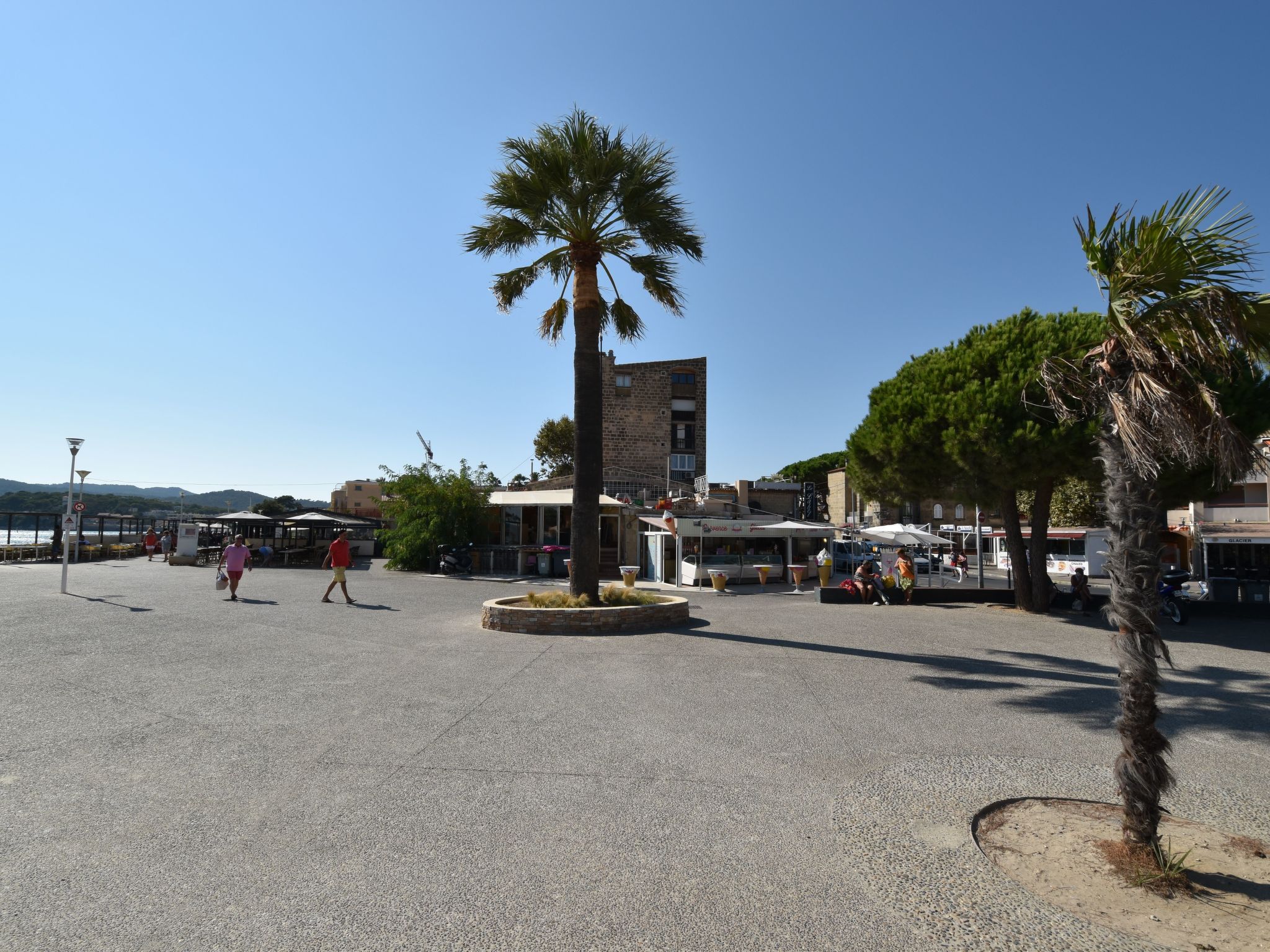 Le Provence Plage-Image-tags.info