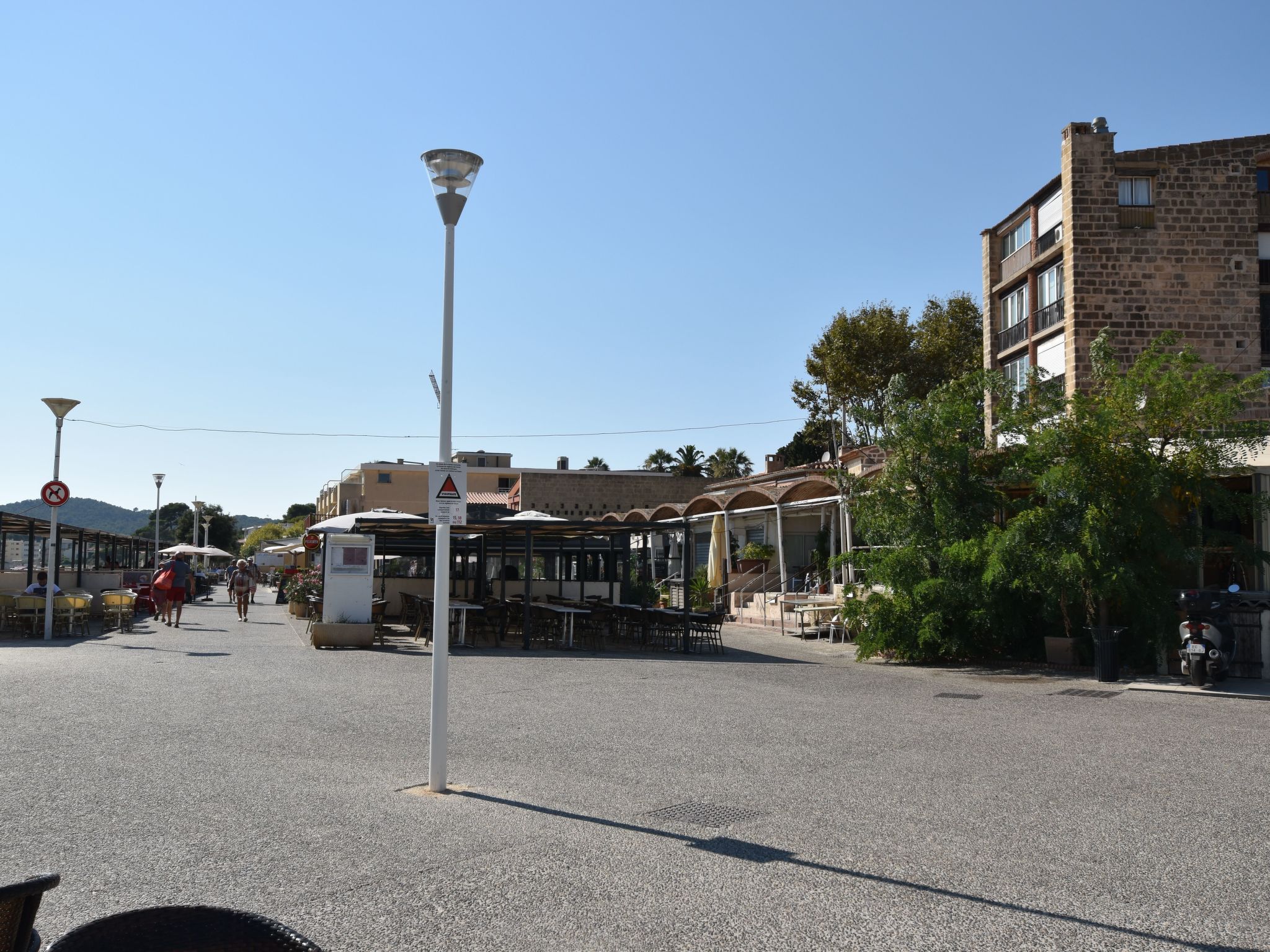 Le Provence Plage-Image-tags.info