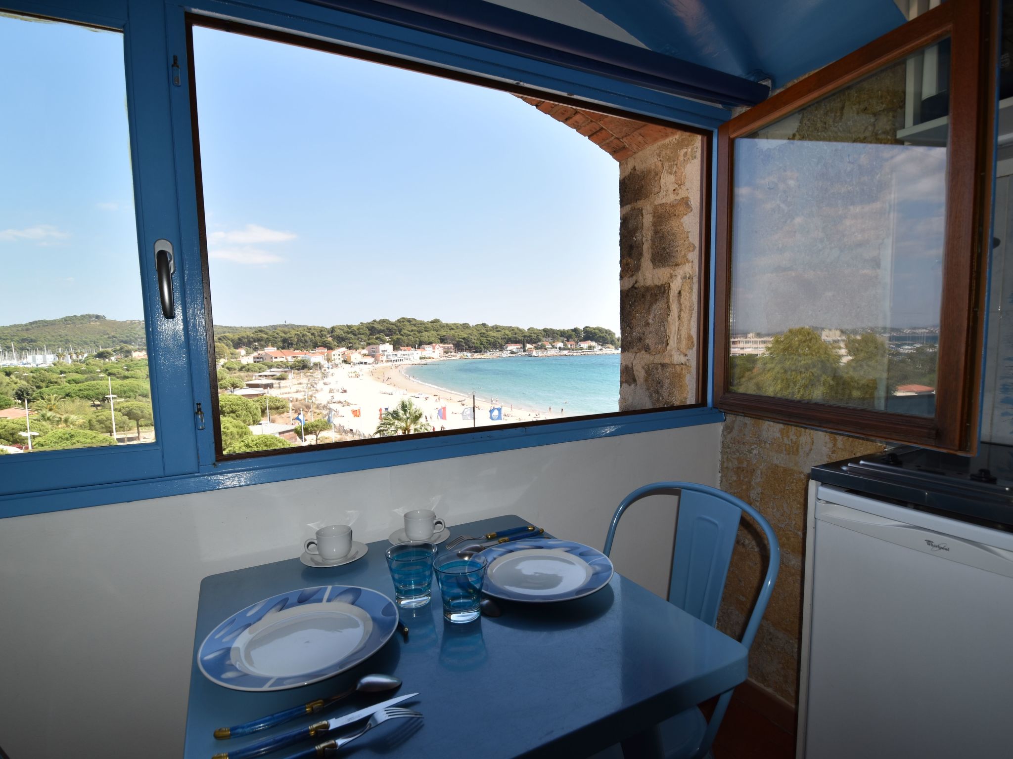 Le Provence Plage-Image-tags.info