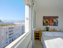 Licht appartement vlakbij strand en haven in Toulon - thumbnail 1