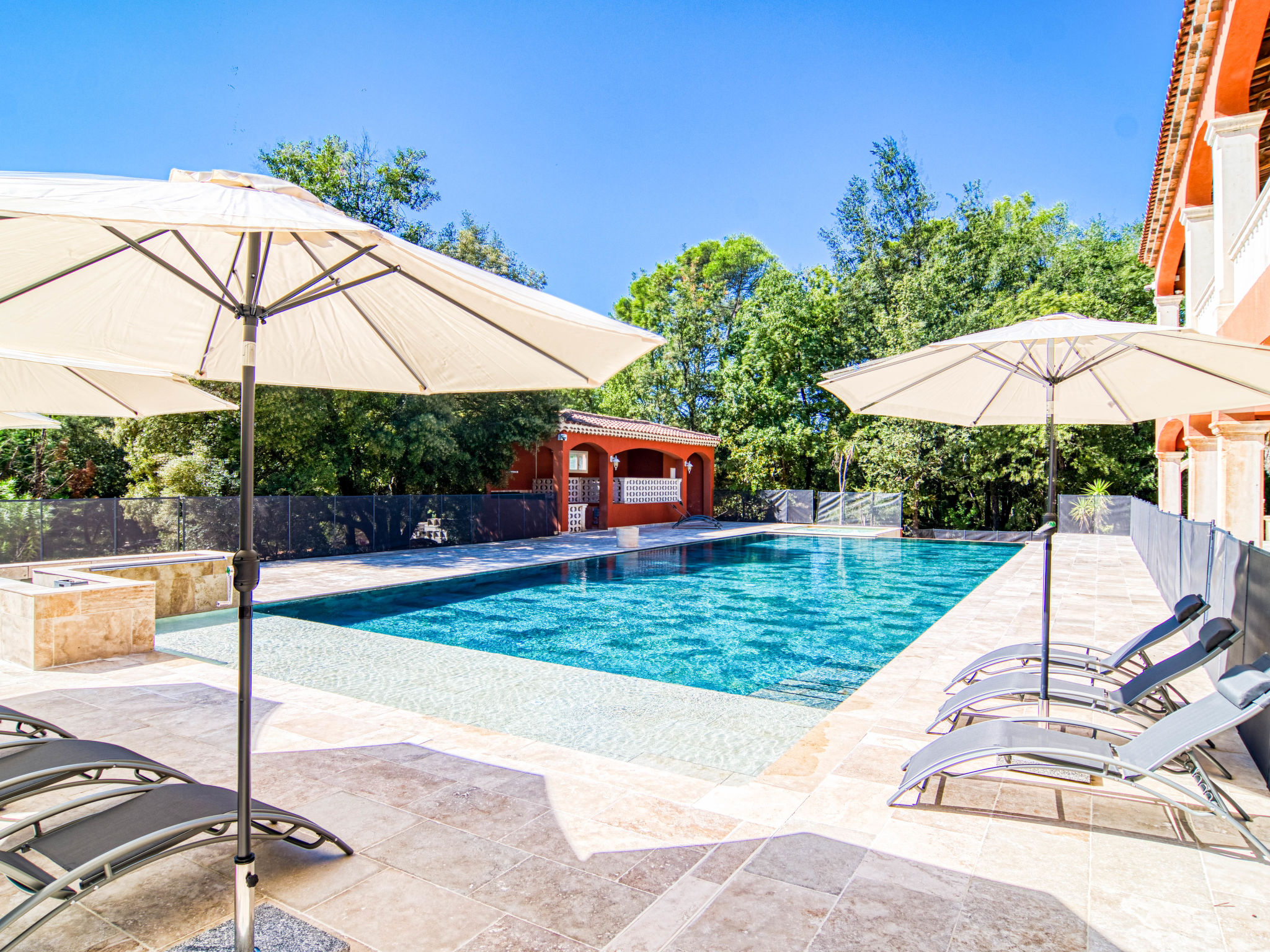 La Bonne Nouvelle — Pool Outdoor (4 of 71)
