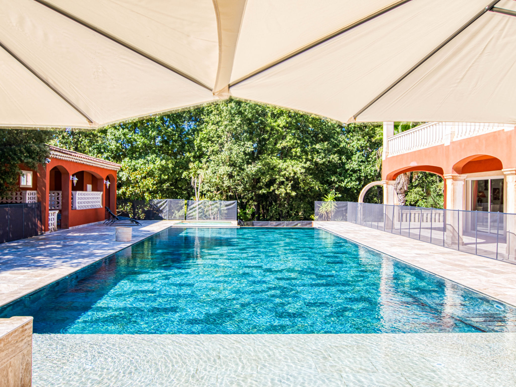 La Bonne Nouvelle — Pool Outdoor (5 of 71)