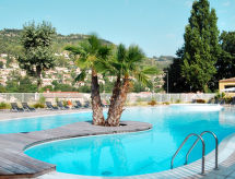 Vrijstaand cottage op 6 ha park met zwembad, 18 km van de Côte d'Azur - thumbnail 1