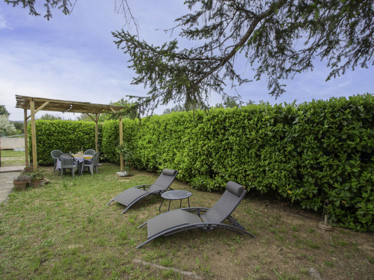 Search and Stay destination Solliès-Pont, Provence-Alpes-Côte d'Azur - France from AU$ 180. La Cressonniere