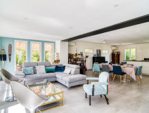 Villa Azurine: Vrijstaande woning met privézwembad en golfzicht in de Provence - thumbnail 2