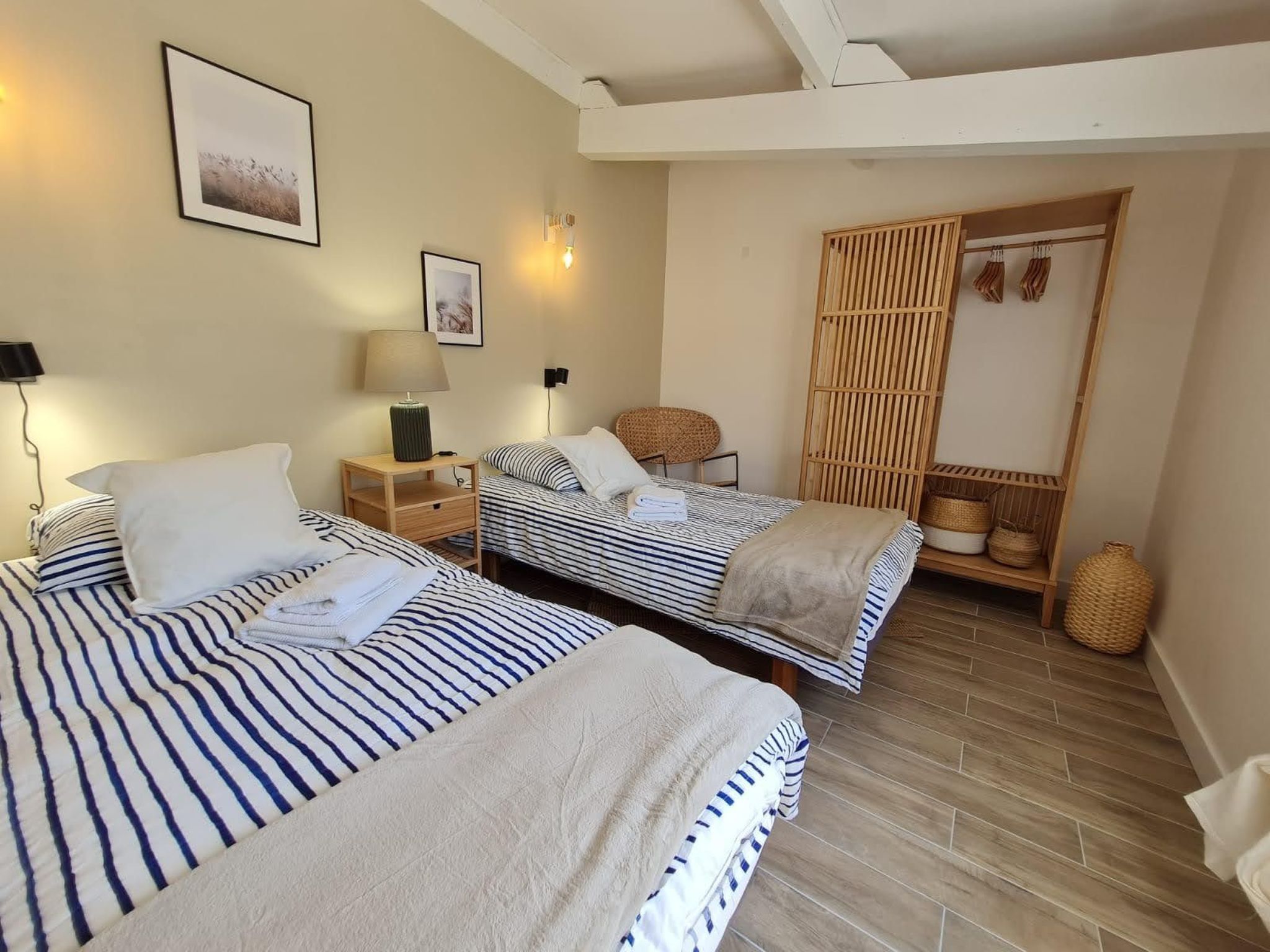 Photo of im Herzen der Weinberge, große Terrasse mit atemberaubendem Blick auf das Meer,