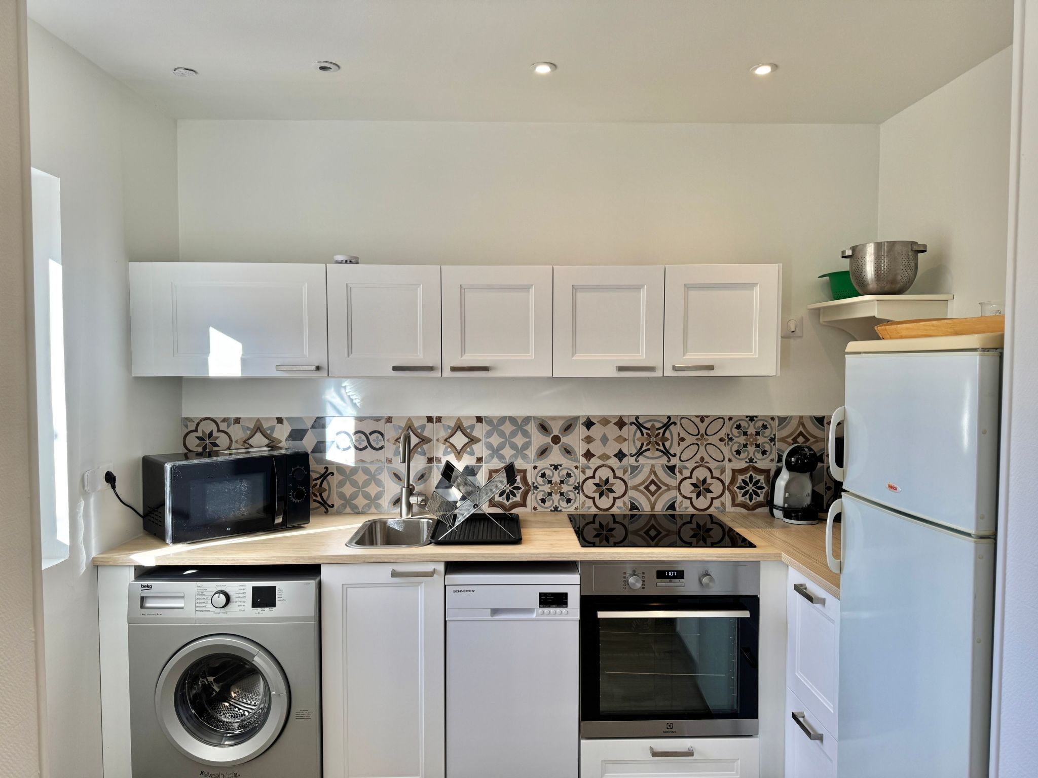 Photo of im Herzen eines Weinguts, schattige Terrasse mit Meerblick, Pool