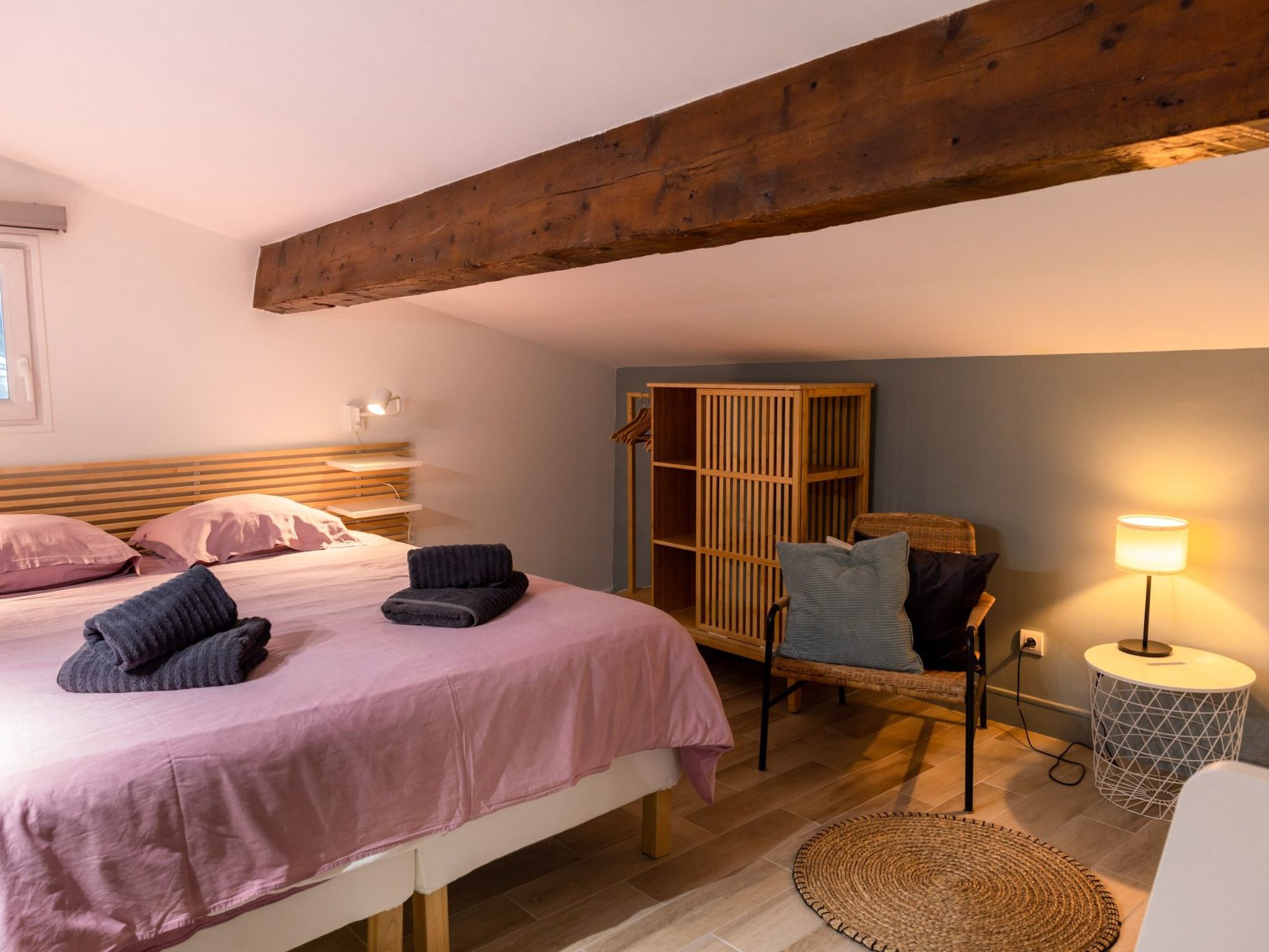 im Herzen eines provenzalischen Weinguts, Terrasse mit Meerblick, Pool