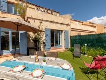 Vrijstaand vakantiehuis vlakbij zee in Carqueiranne, Côte d'Azur - thumbnail 1