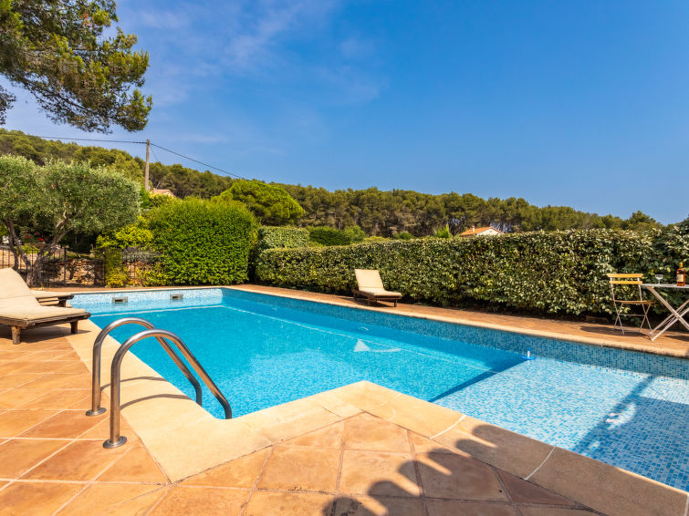 4-persoons appartement met privézwembad in Carqueiranne in Carqueiranne