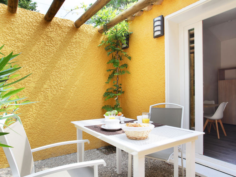 Search and Stay destination Arles, Provence-Alpes-Côte d'Azur - France from AU$ 214. Les Gardians