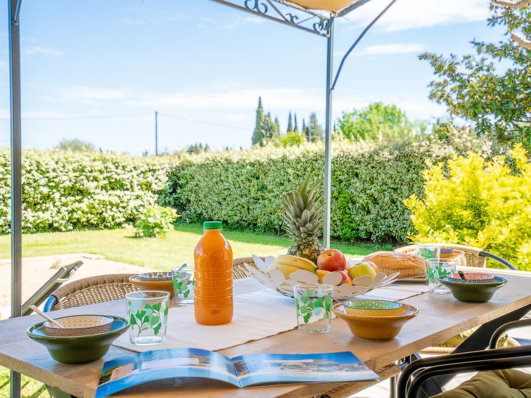 Search and Stay destination La Crau, Provence-Alpes-Côte d'Azur - France from AU$ 469. La Coraline